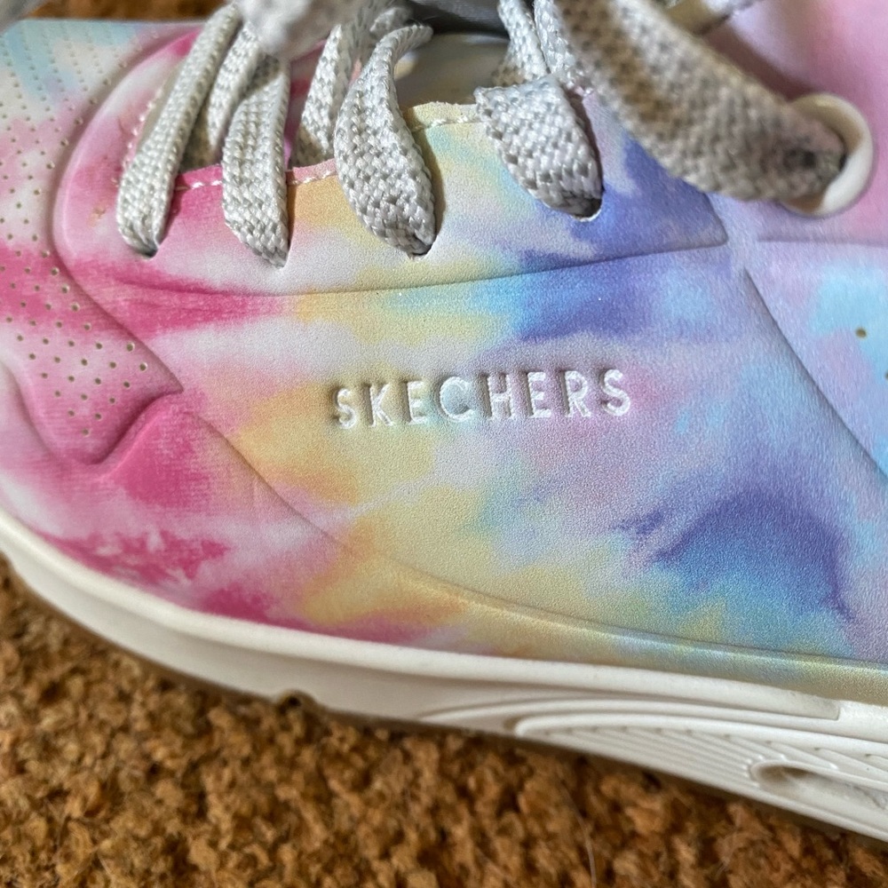 Sketchers tye dye shoes